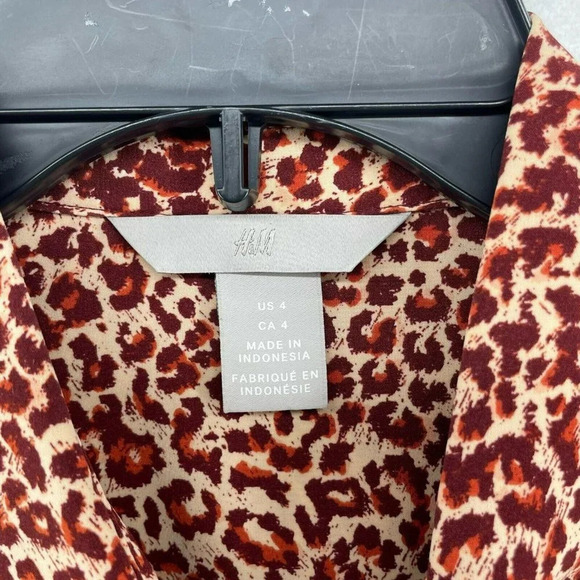 H&M Button Up Tops Women Sz 4 Burgundy Ivory Leopard Print Collared Long Sleeves - Picture 10 of 12